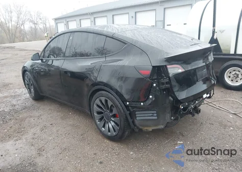 2021 Tesla Model Y Performance Dual Motor All-Wheel Drive z USA, uszkodzony, nr VIN 5YJYGDEF5MF258833